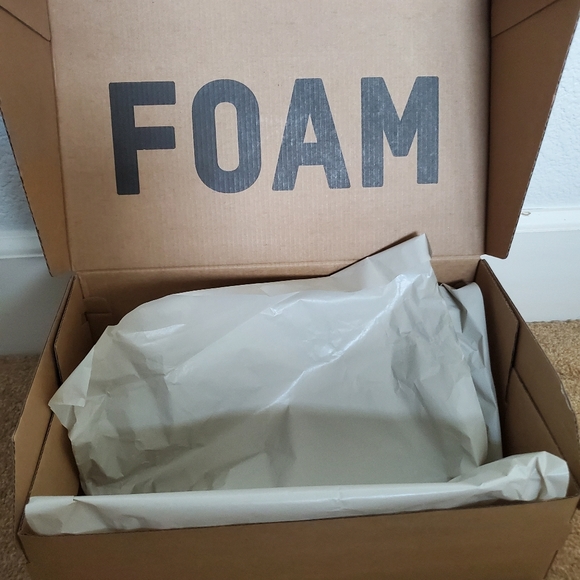 Yeezy foam runner Clay Red NWT - Picture 6 of 8